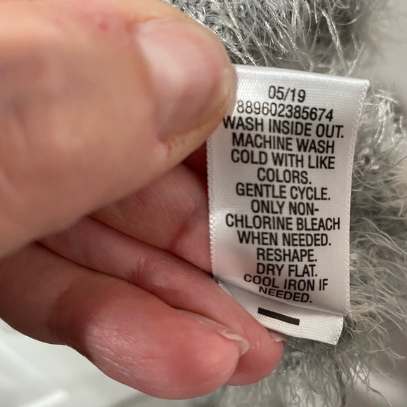 Candies women’s fuzzy gray sweater, size XXL, dressy, good condition - Picture 7 of 9